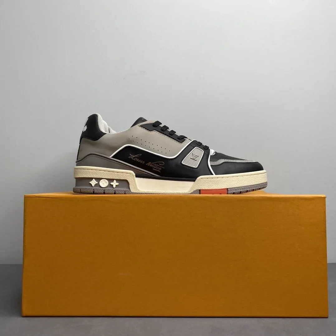 Louis Vuitton Trainer Sneaker Mix Of Materials Black