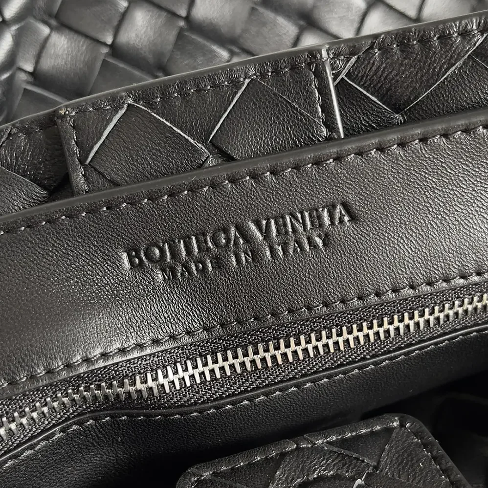 Bottega Veneta Medium Andiamo in Supple Intrecciato Leather for Women in Black/Silver Bottega Veneta Medium Andiamo in Supple Intrecciato Leather for Women in Black/Silver
