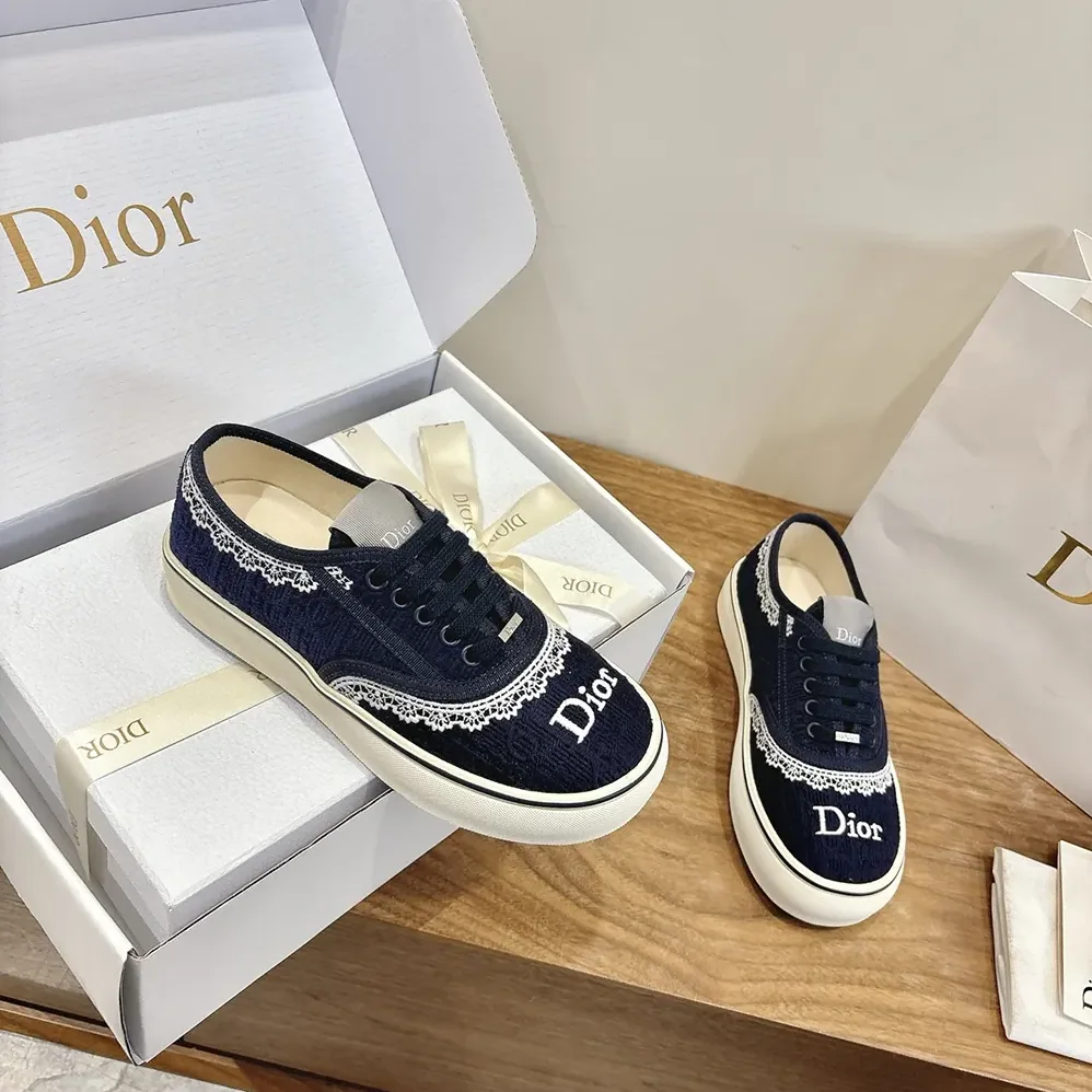 Dior Saltwind Sneaker Blue Dior Oblique Embroidered Cotton and White Lace for Unisex
