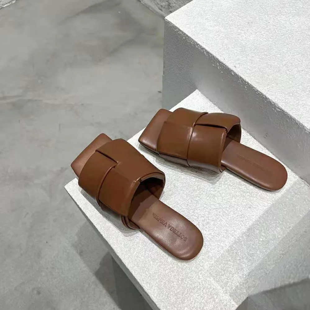 Bottega Veneta Patch Flat Mule Padded Intreccio Leather Flat Mules for Women in Brown Bottega Veneta Patch Flat Mule Padded Intreccio Leather Flat Mules for Women in Brown