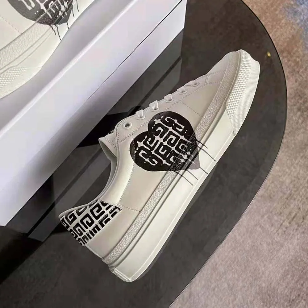 Givenchy Sneakers in Leather with Tag Effect 4G Print for Unisex in White