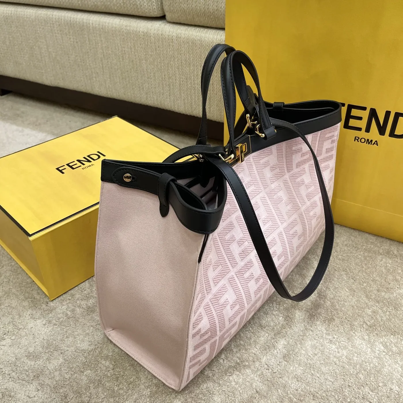 Fendi Peekaboo X in tote Bag Pink Canvas
