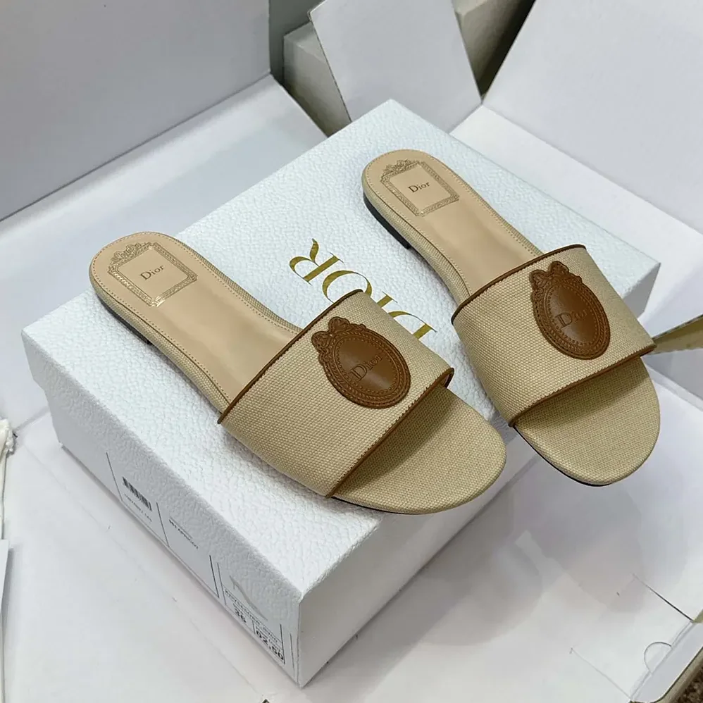Dior Dioriviera Dior Médaillon Slide Natural Embroidered Cotton and Cognac Brown Calfskin for Women Dior Dioriviera Dior Médaillon Slide Natural Embroidered Cotton and Cognac Brown Calfskin for Women
