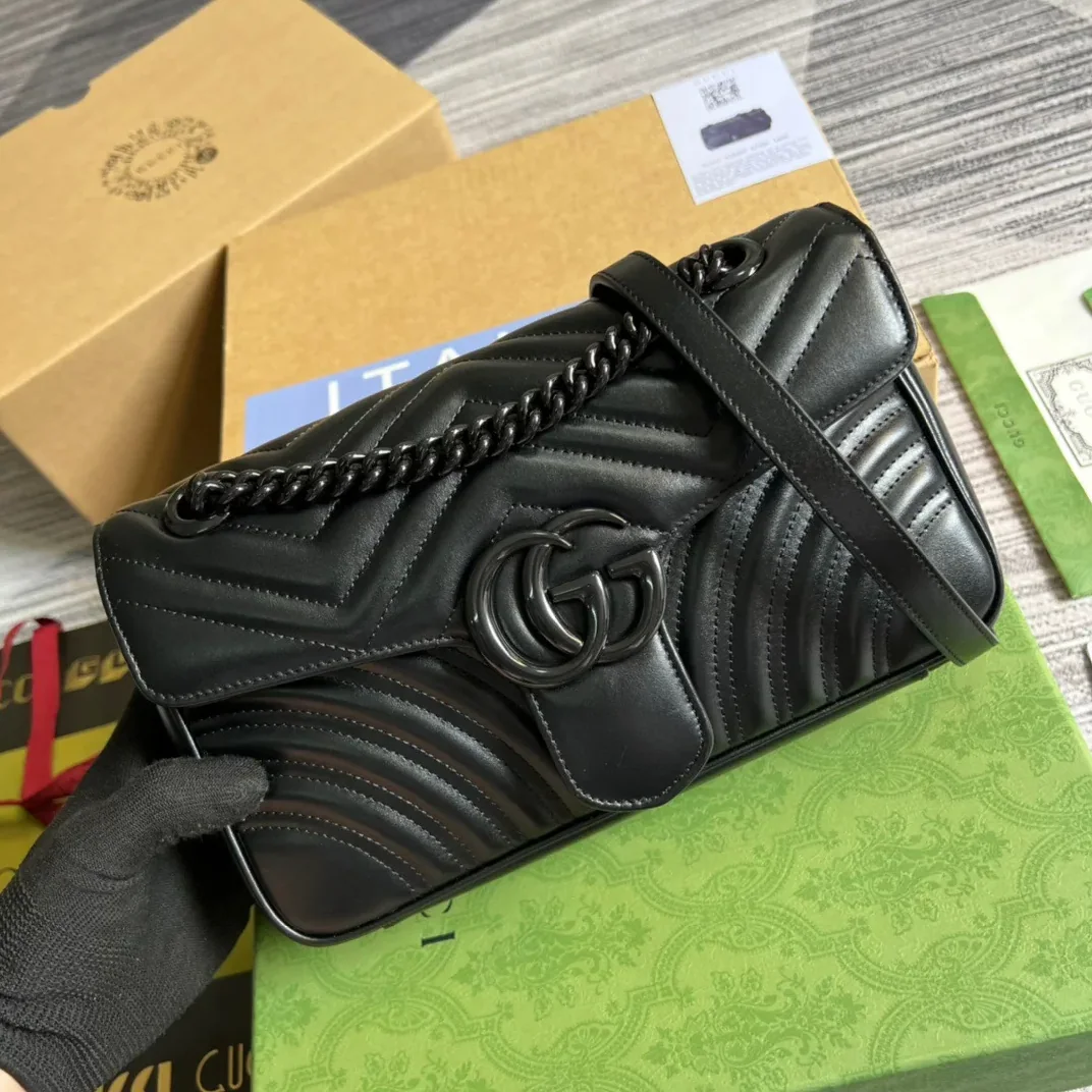 Gucci Marmont Small Matelasse Shoulder Bag / Black Matelasse Chevron Black Hardware Gucci Marmont Small Matelasse Shoulder Bag / Black Matelasse Chevron Black Hardware