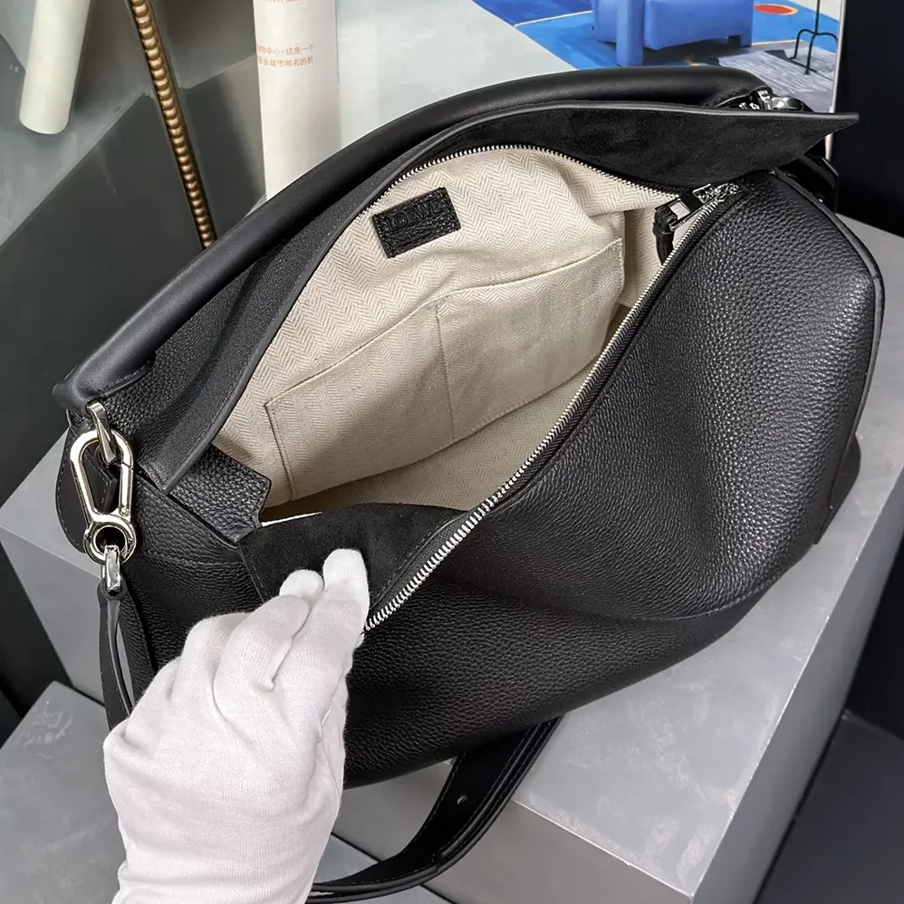 Loewe Large Puzzle Edge Bag in Grained Calfskin for Unisex in Black Loewe Large Puzzle Edge Bag in Grained Calfskin for Unisex in Black