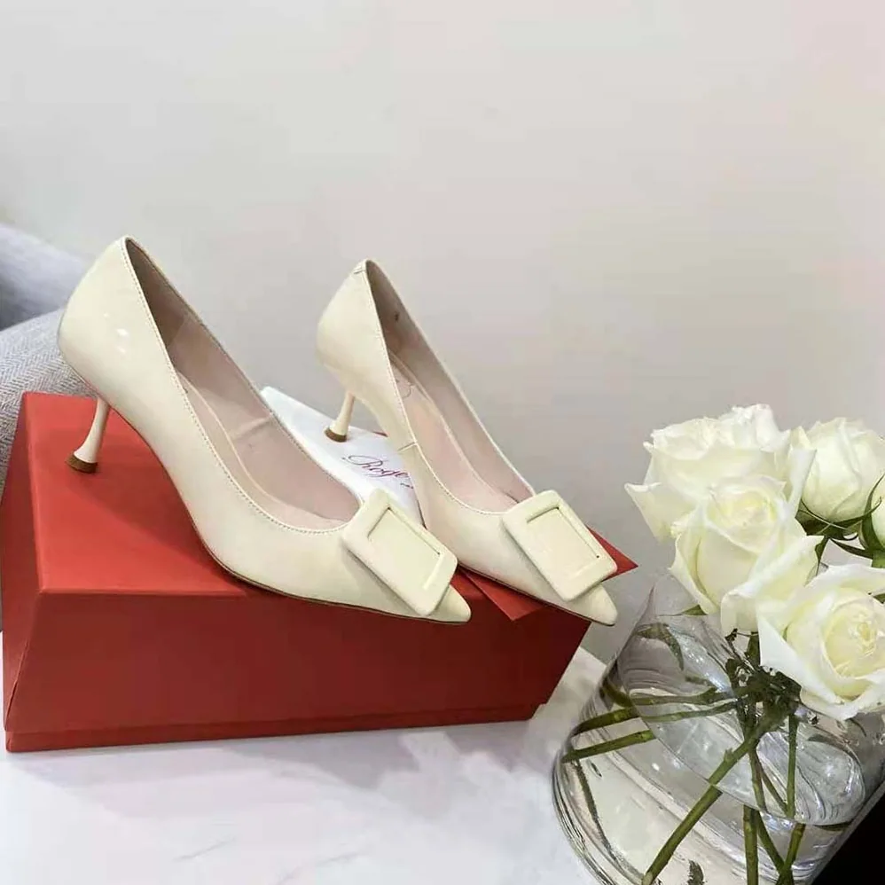 Roger Vivier Viv' In The City Pumps in Patent Leather for Women in White