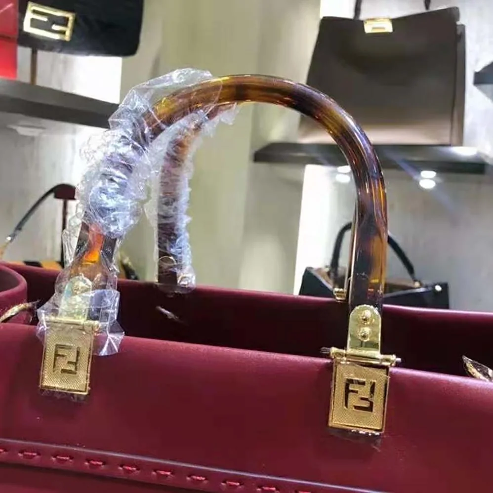 Fendi Sunshine Shopper Burgundy Leather Shopper for Women in Maroon