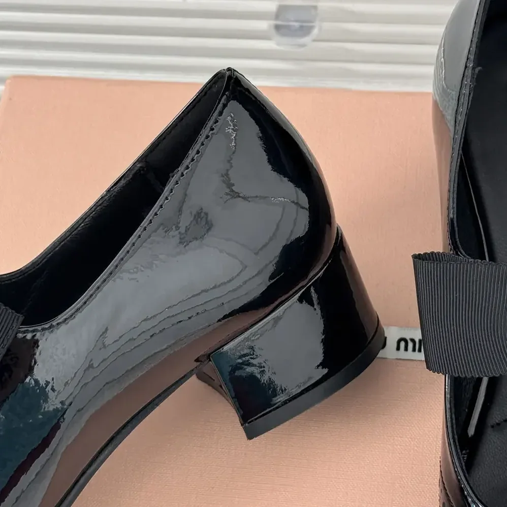 Miu Miu Patent Leather Pumps with Bow for Women in Black Miu Miu Patent Leather Pumps with Bow for Women in Black