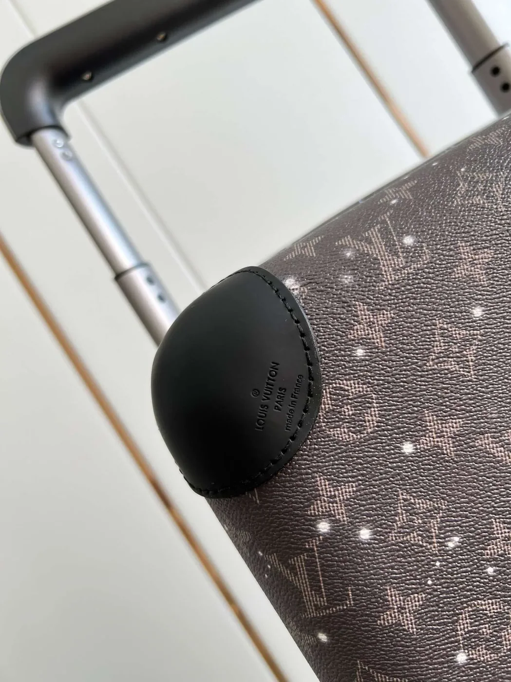 Louis Vuitton Monogram Horizon 55 Suitcase in Grey Silver Hardware Louis Vuitton Monogram Horizon 55 Suitcase in Grey Silver Hardware