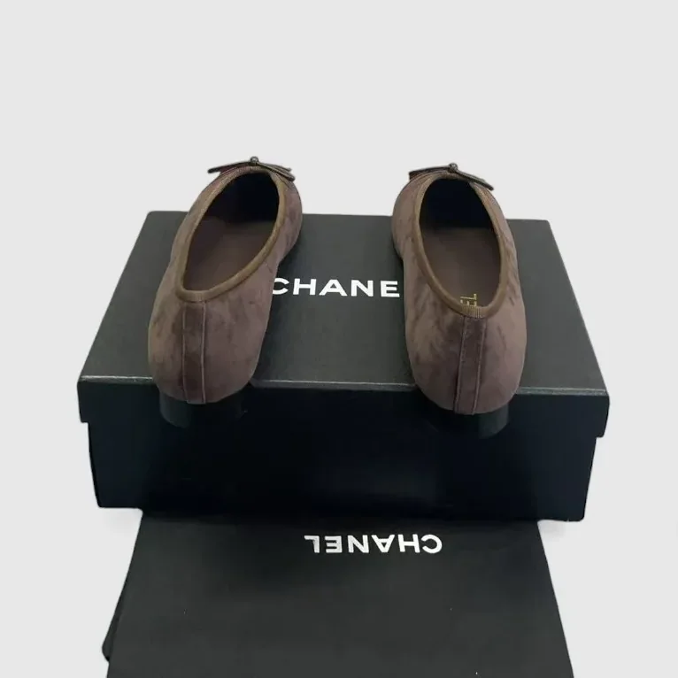 Chanel Ballet Flats Suede Dark Brown in Burgundy