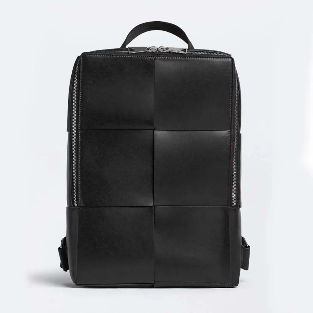 Bottega Veneta Arco Backpack in Calfskin Leather for Men in Black Bottega Veneta Arco Backpack in Calfskin Leather for Men in Black