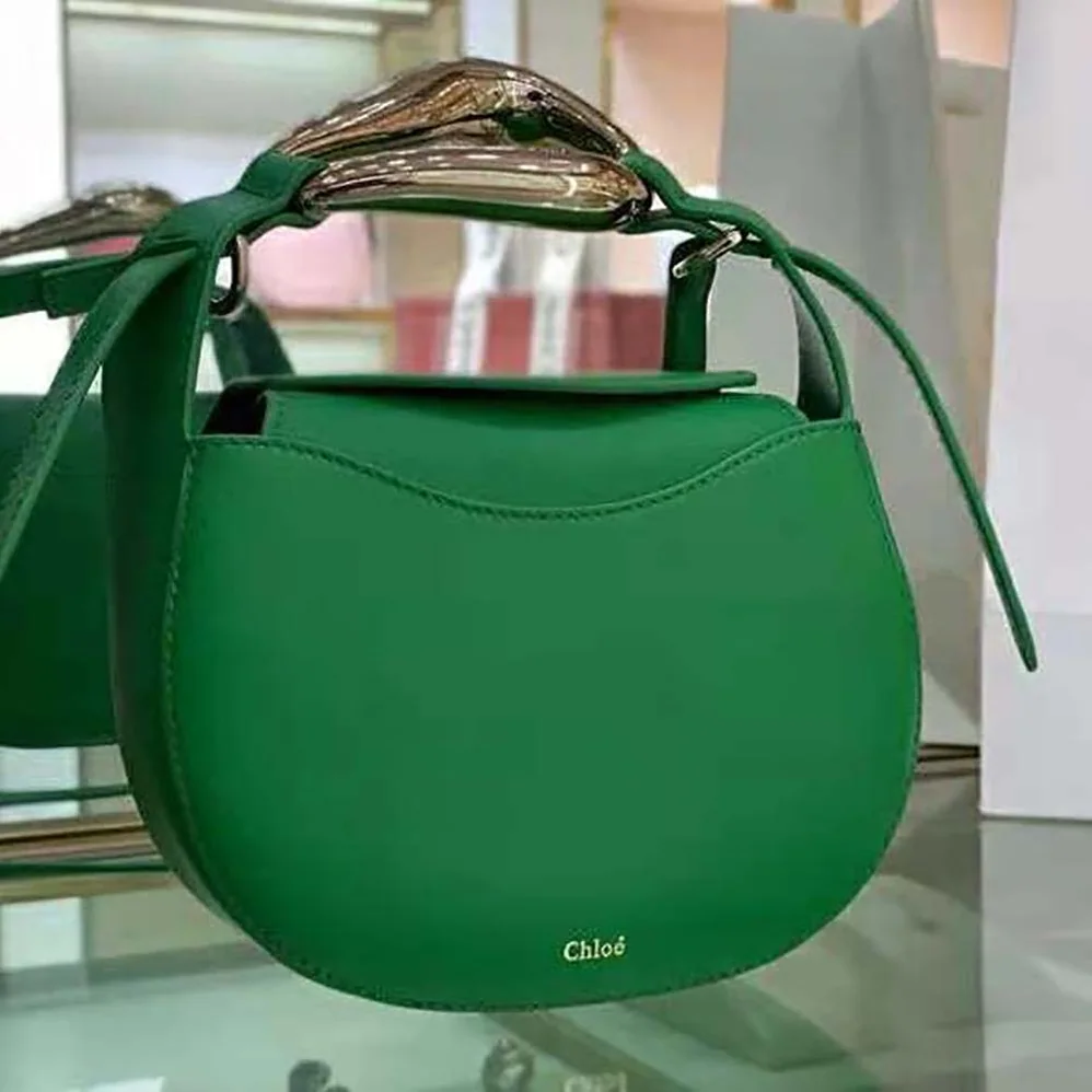 Chloe Kiss Small Purse in Small Grain Calfskin for Women in Green