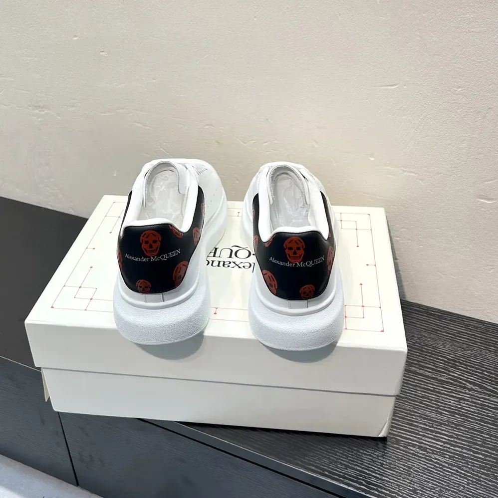 Alexander Mcqueen Oversized Sneaker in White for Unisex in Red Alexander Mcqueen Oversized Sneaker in White for Unisex in Red