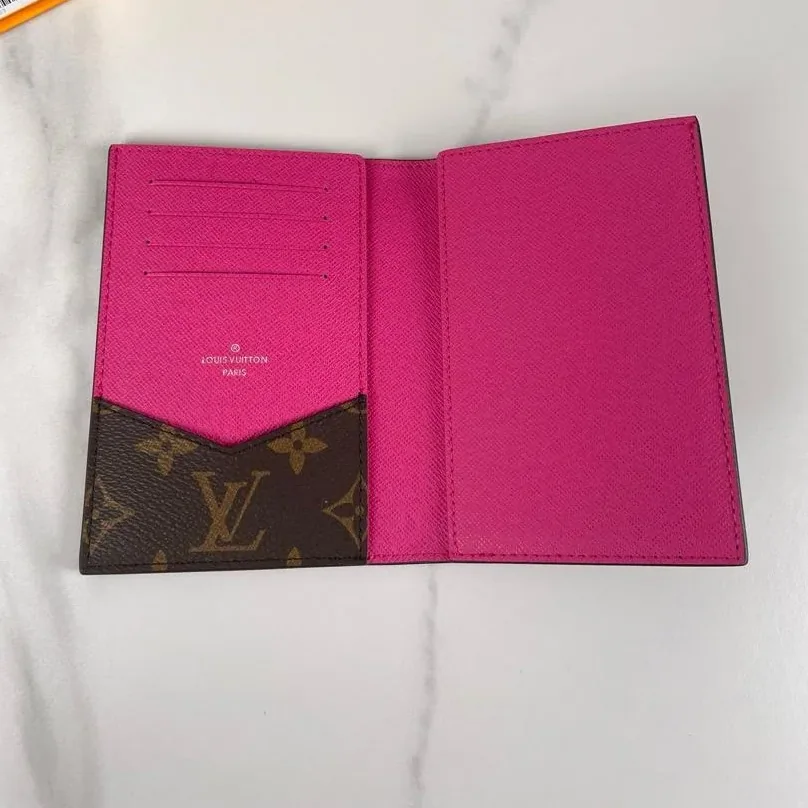 Louis Vuitton Passport Cover Wallet Pink / Louis Vuitton Passport Cover Wallet Pink /