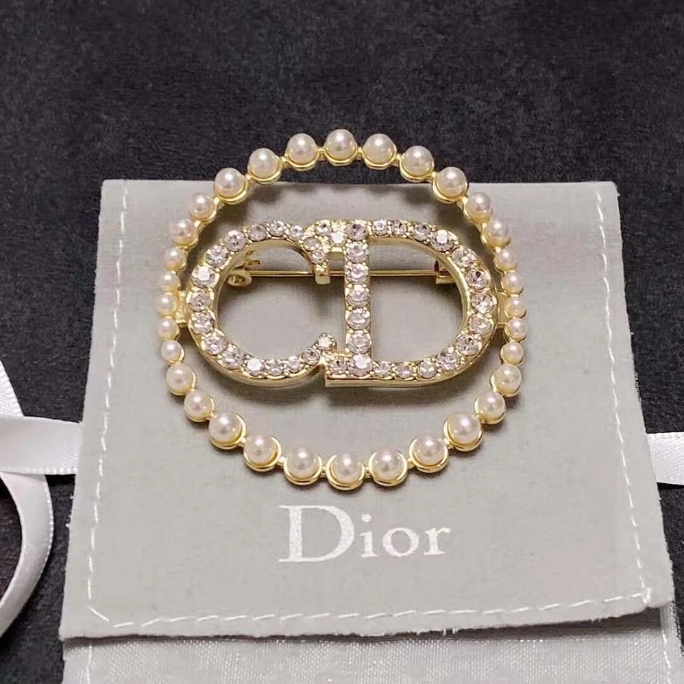 Dior Clair D Lune Brooch Gold for Women in Finish Metal Dior Clair D Lune Brooch Gold for Women in Finish Metal