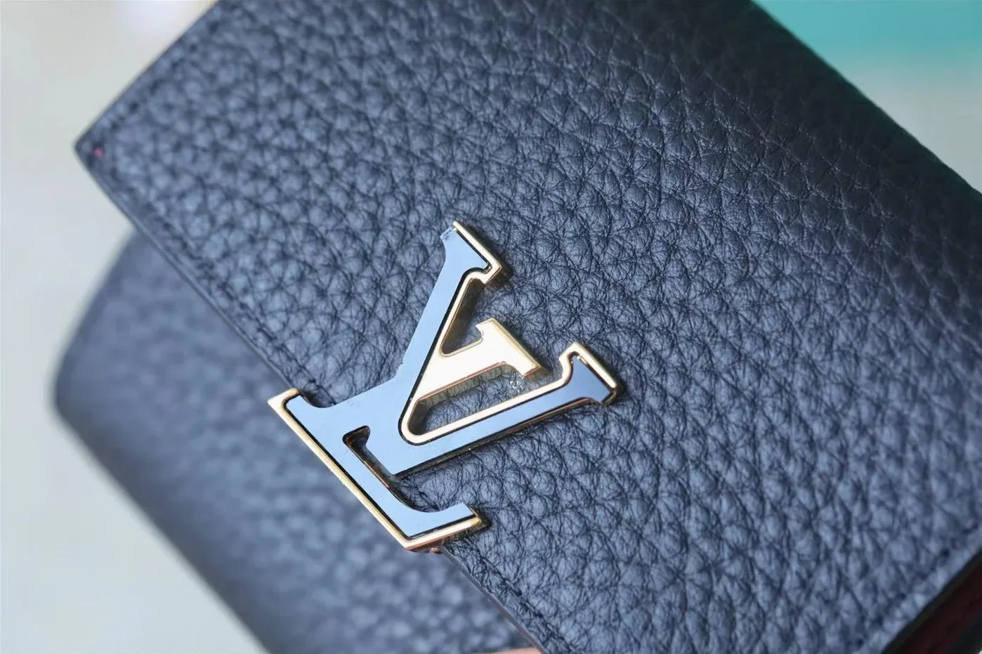Louis Vuitton Capucines XS Wallet Black / Louis Vuitton Capucines XS Wallet Black /