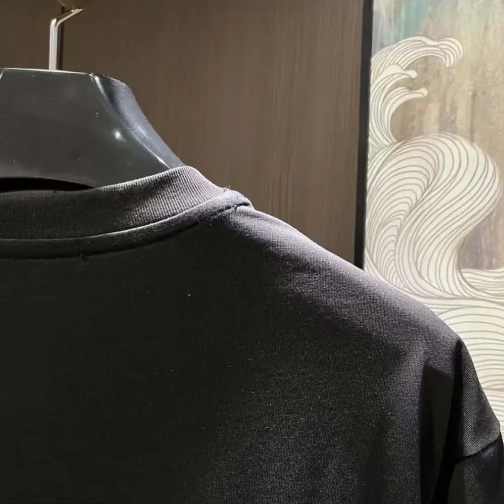 Loewe Loewe Men Loose Fit T-shirt in Cotton for Men in Black/Beige Loewe Loewe Men Loose Fit T-shirt in Cotton for Men in Black/Beige