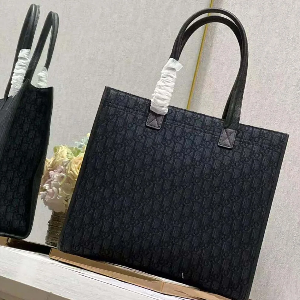 Dior Safari Tote Bag Black Dior Oblique Jacquard and Grained Calfskin for Men Dior Safari Tote Bag Black Dior Oblique Jacquard and Grained Calfskin for Men
