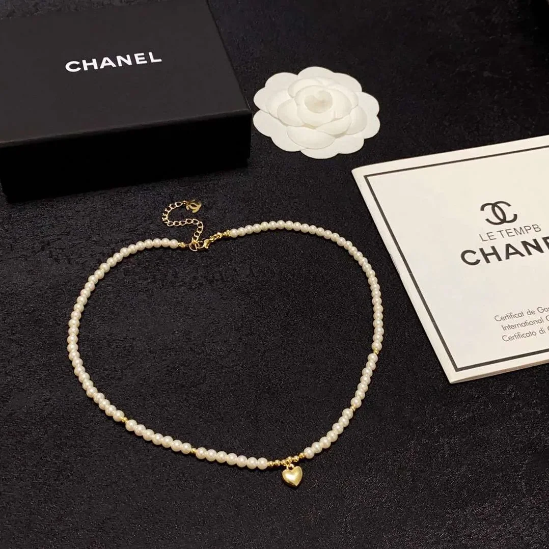 Chanel Heart Pearl Necklace White Chanel Heart Pearl Necklace White