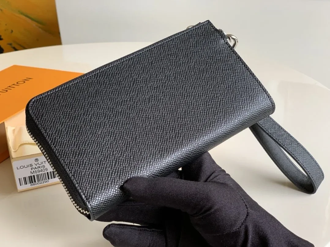 Louis Vuitton Zippy Dragonne Wallet Taiga Black