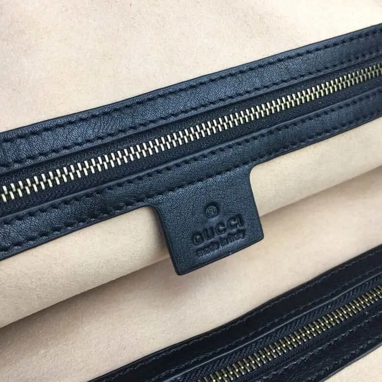 Gucci RE Medium Top Handle Bag Black /