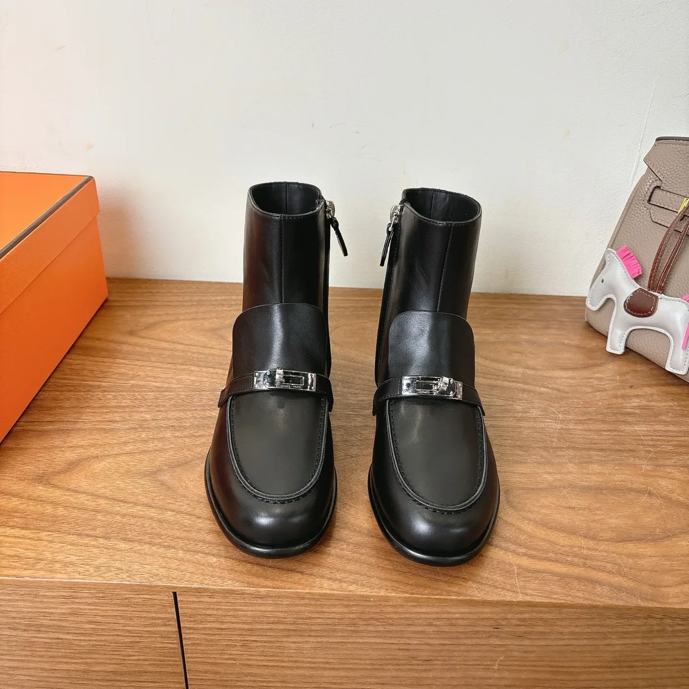 Hermes Kelsy Ankle Boots Noir