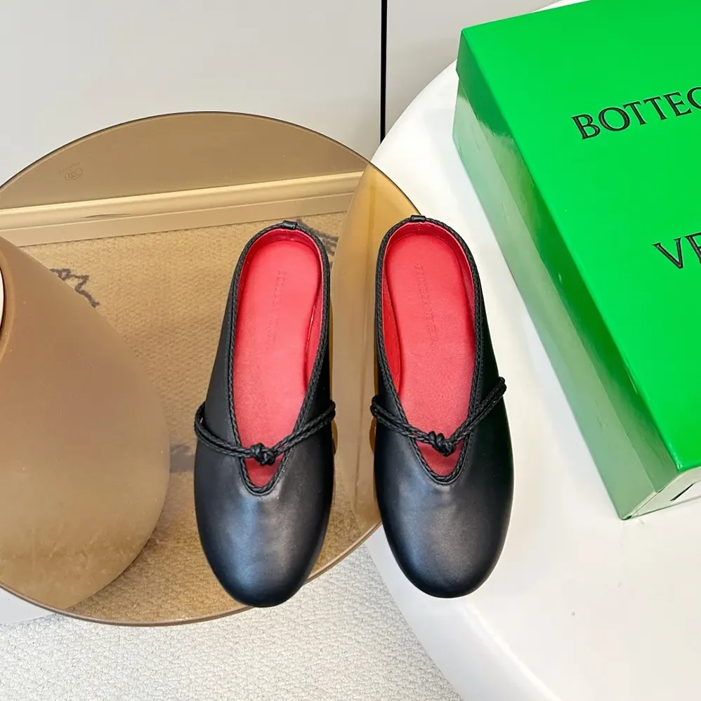 Bottega Veneta Rosa Mary-Jane Ballerina for Women in Black Bottega Veneta Rosa Mary-Jane Ballerina for Women in Black