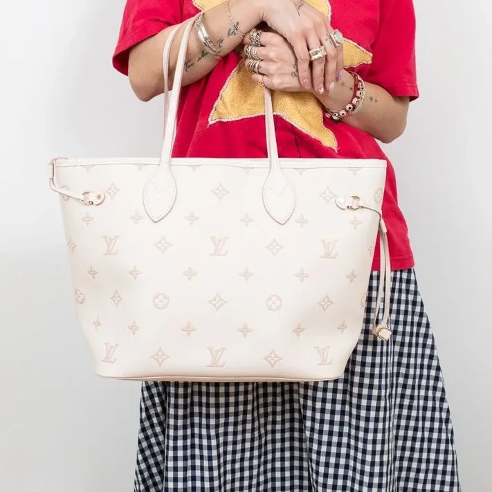Louis Vuitton Neverfull MM Tote Bag in Eden Gold Hardware