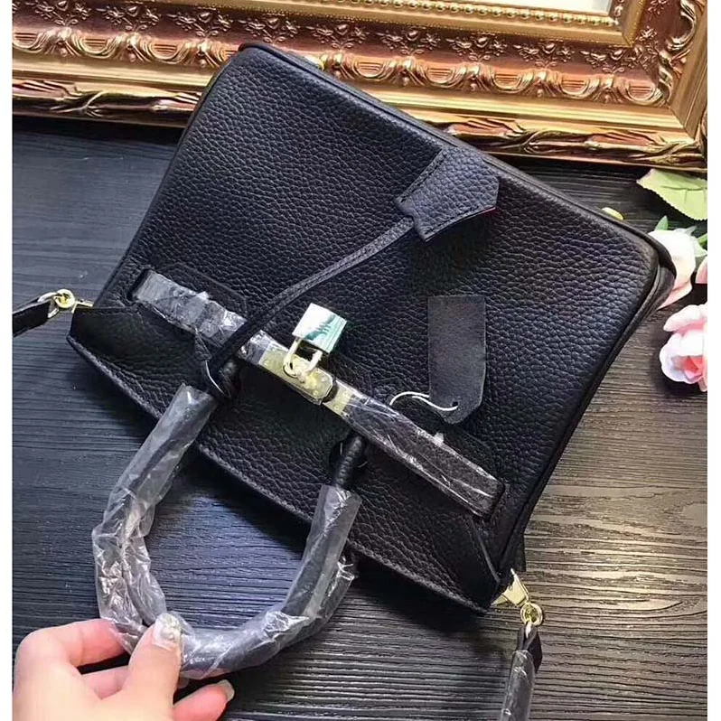 Hermes Birkin 25 Bag in Togo Leather with Gold Hardware in Black