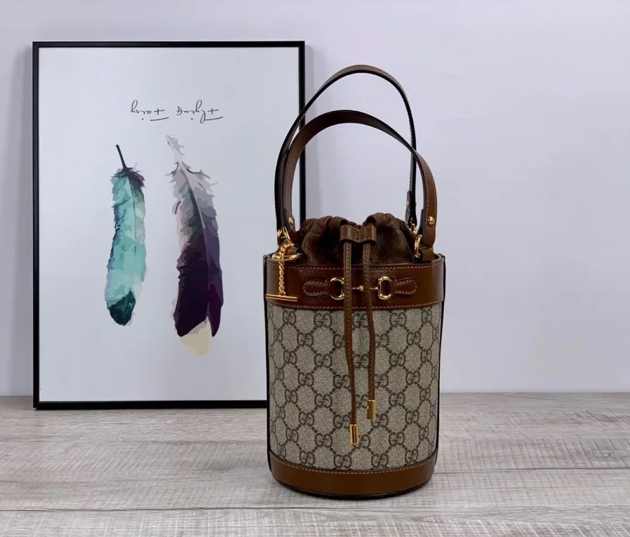 Gucci Horsebit 1955 Small Bucket Bag In GG Supreme Canvas Brown / Gucci Horsebit 1955 Small Bucket Bag In GG Supreme Canvas Brown /