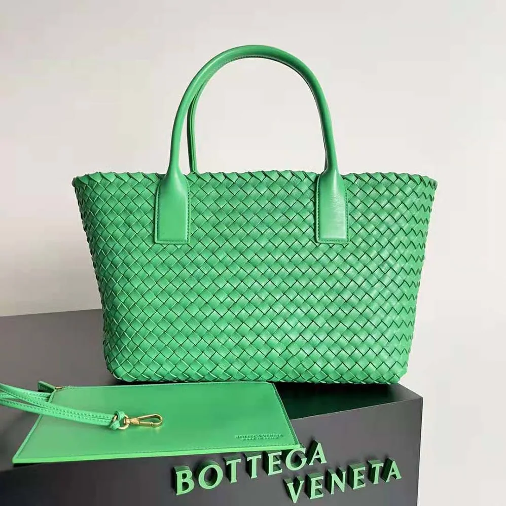 Bottega Veneta Medium Cabat Leather Tote Bag with Detachable Strap for Women in Green Bottega Veneta Medium Cabat Leather Tote Bag with Detachable Strap for Women in Green