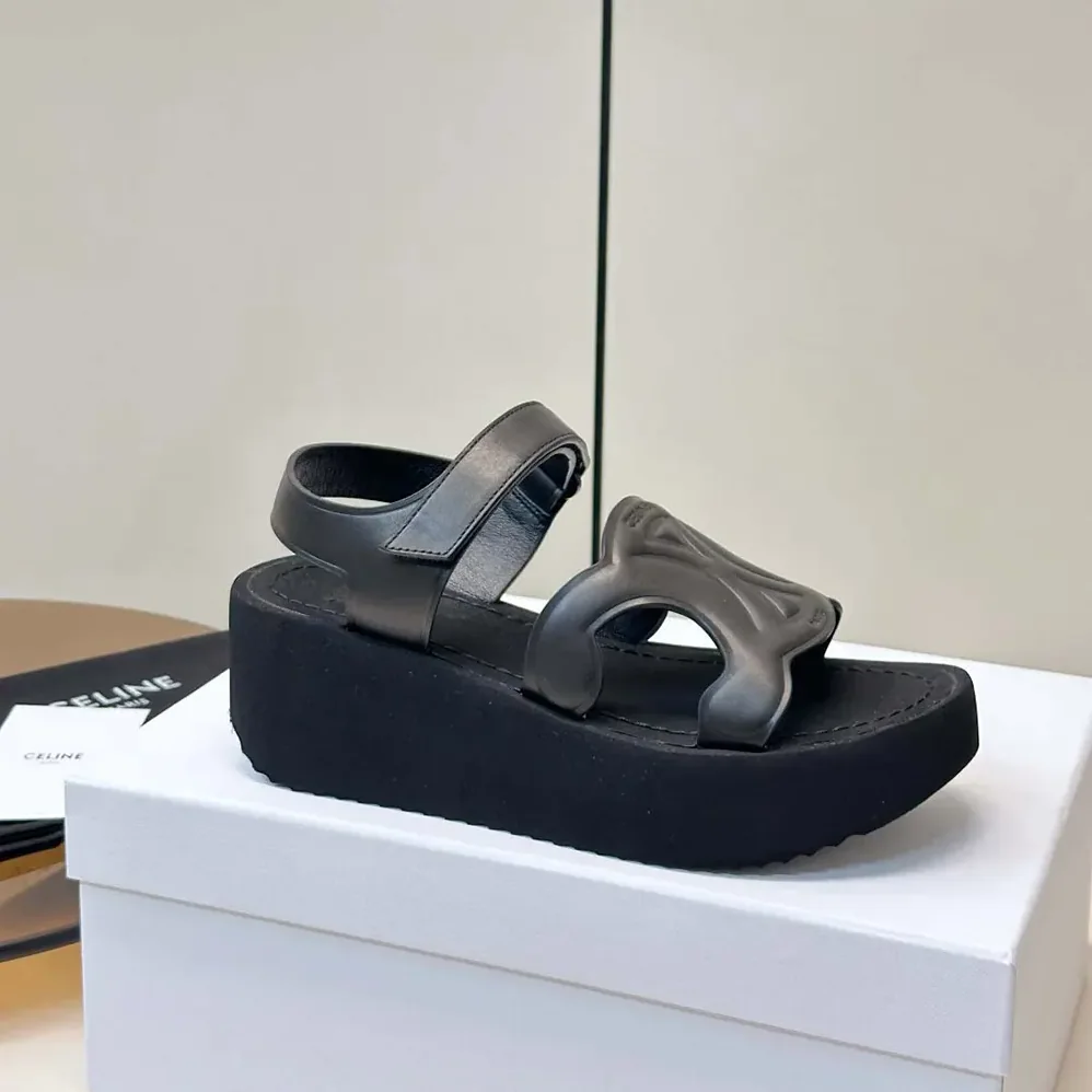 Celine Sunny Sandal In Calfskin – Vegetal Tanning for Women in Black
