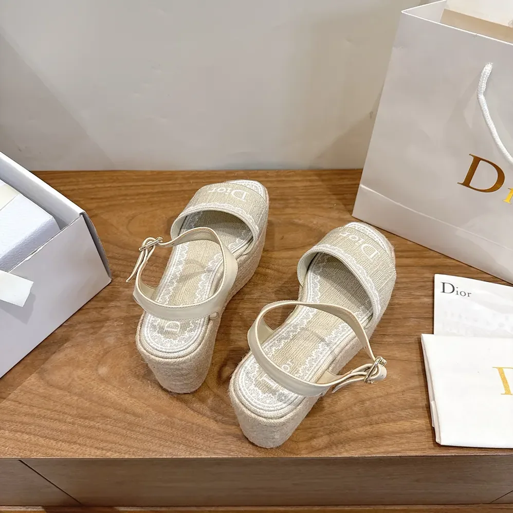 Dior Dentelle Wedge Sandal Trench Dior Oblique Embroidered Cotton and White Lace for Women Dior Dentelle Wedge Sandal Trench Dior Oblique Embroidered Cotton and White Lace for Women