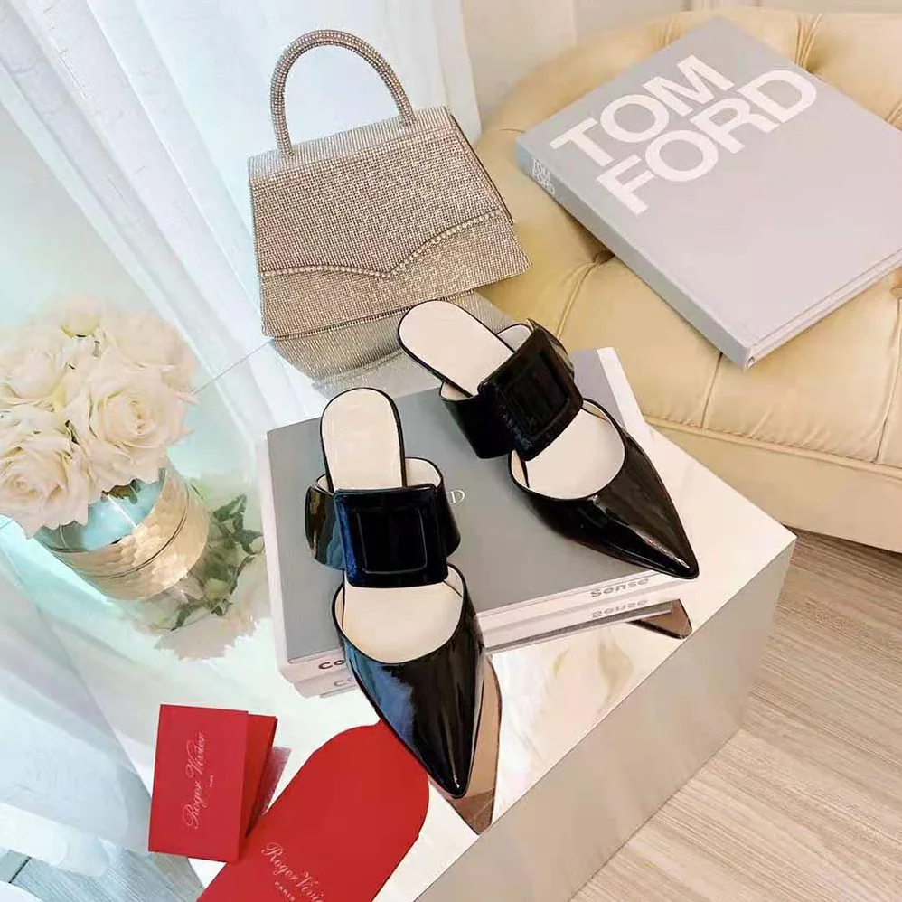 Roger Vivier Viv' In The City Mules in Patent Leather for Women in Black