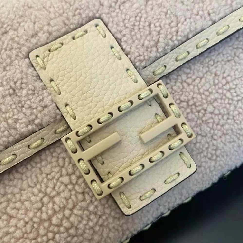 Fendi Baguette Pink Sheepskin Bag for Women