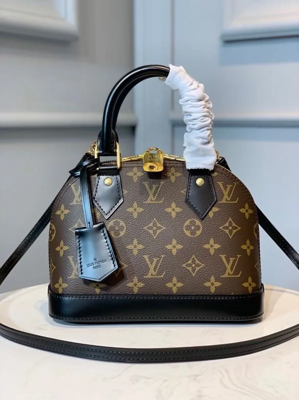 Louis Vuitton Alma BB Top Handle Bag / Brown Monogram Canvas Gold Hardware Louis Vuitton Alma BB Top Handle Bag / Brown Monogram Canvas Gold Hardware