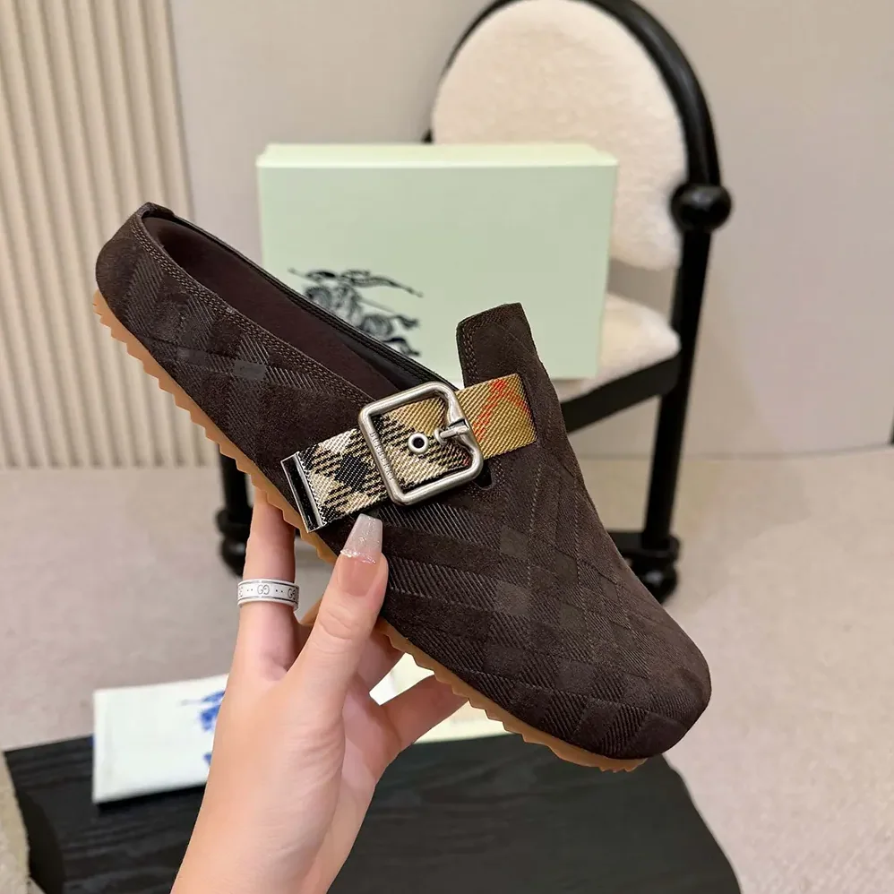 Burberry Check Denim Urchin Clogs for Unisex in Snug Brown Burberry Check Denim Urchin Clogs for Unisex in Snug Brown
