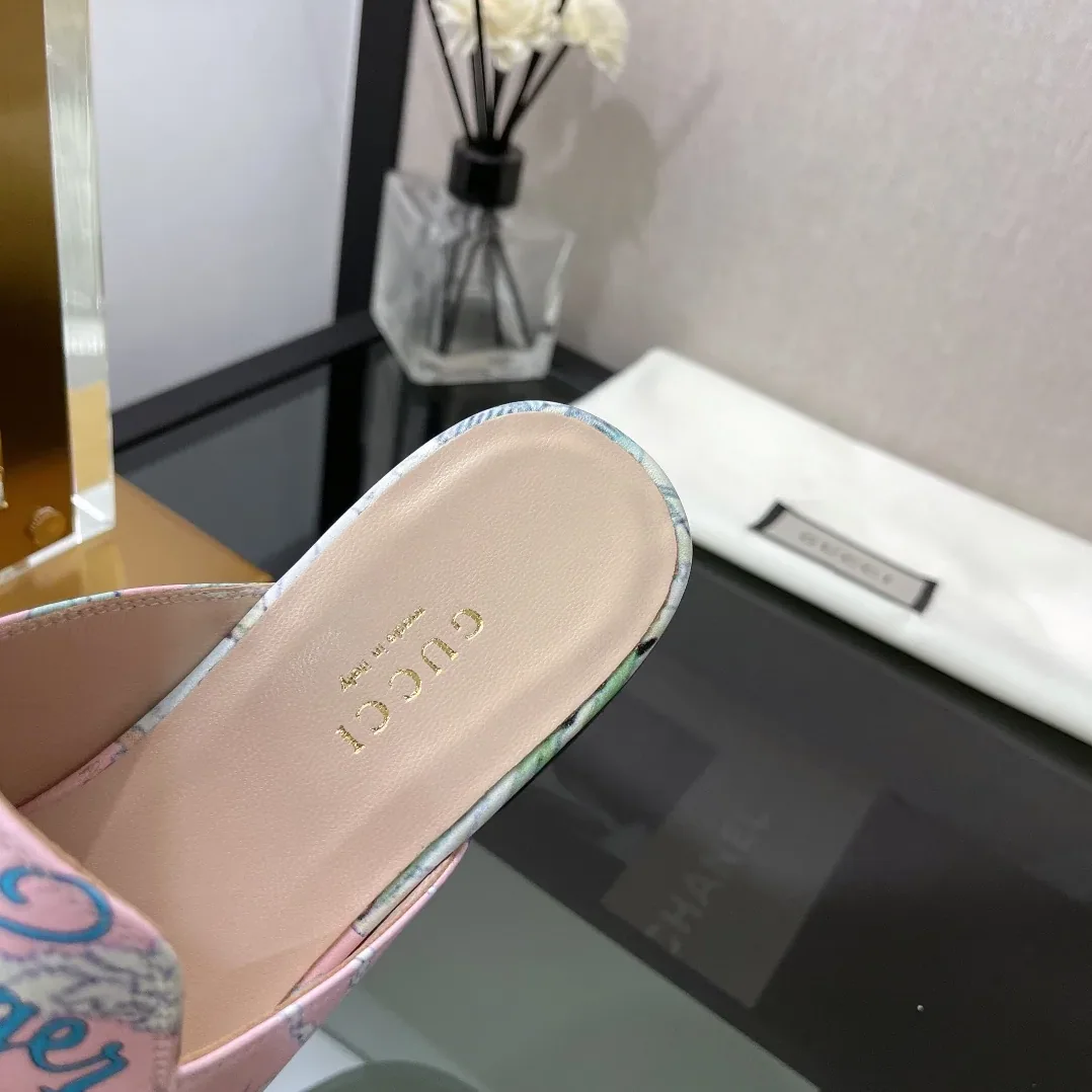 Gucci GG Princetown Slipper With Tiger White for Women Gucci GG Princetown Slipper With Tiger White for Women
