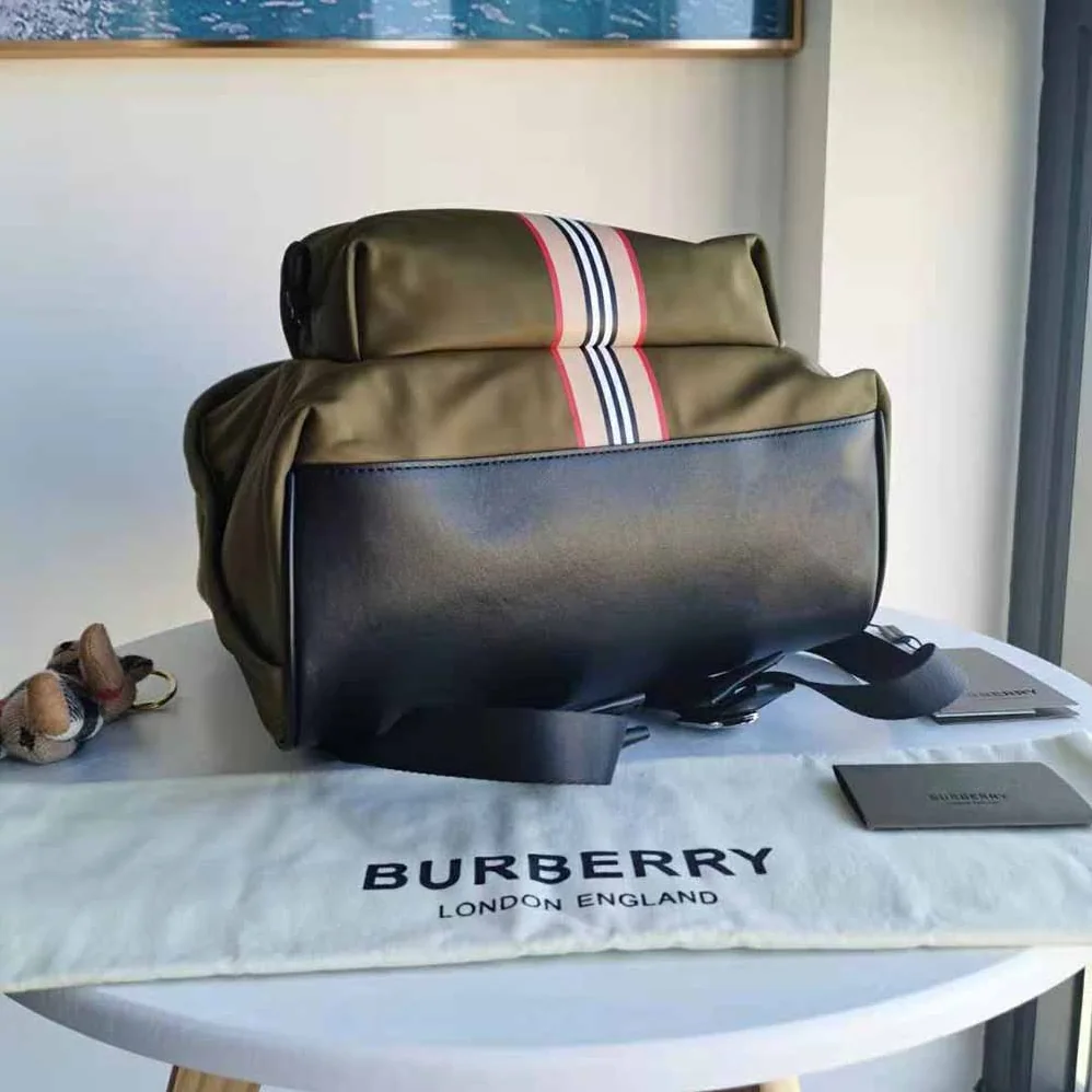 Burberry Vintage Check Nylon Backpack for Men in Green Burberry Vintage Check Nylon Backpack for Men in Green