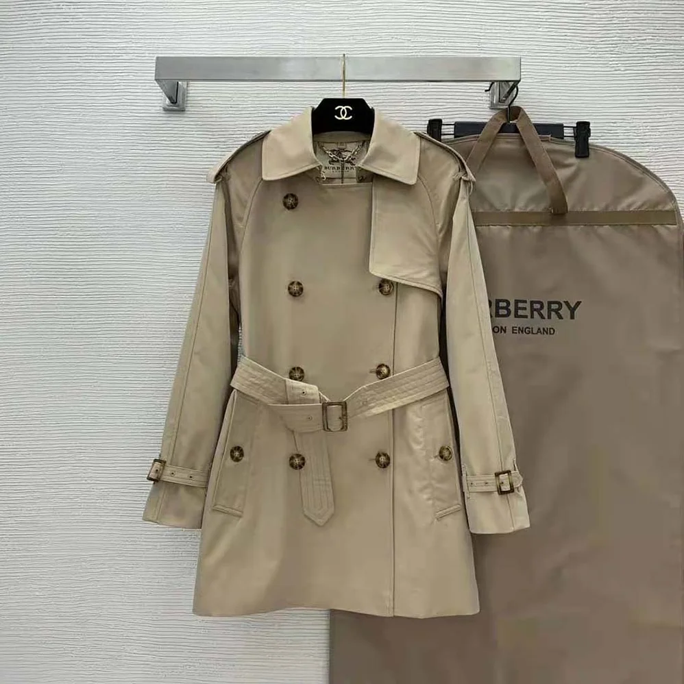 Burberry Kensington Heritage Trench Coat for Men
