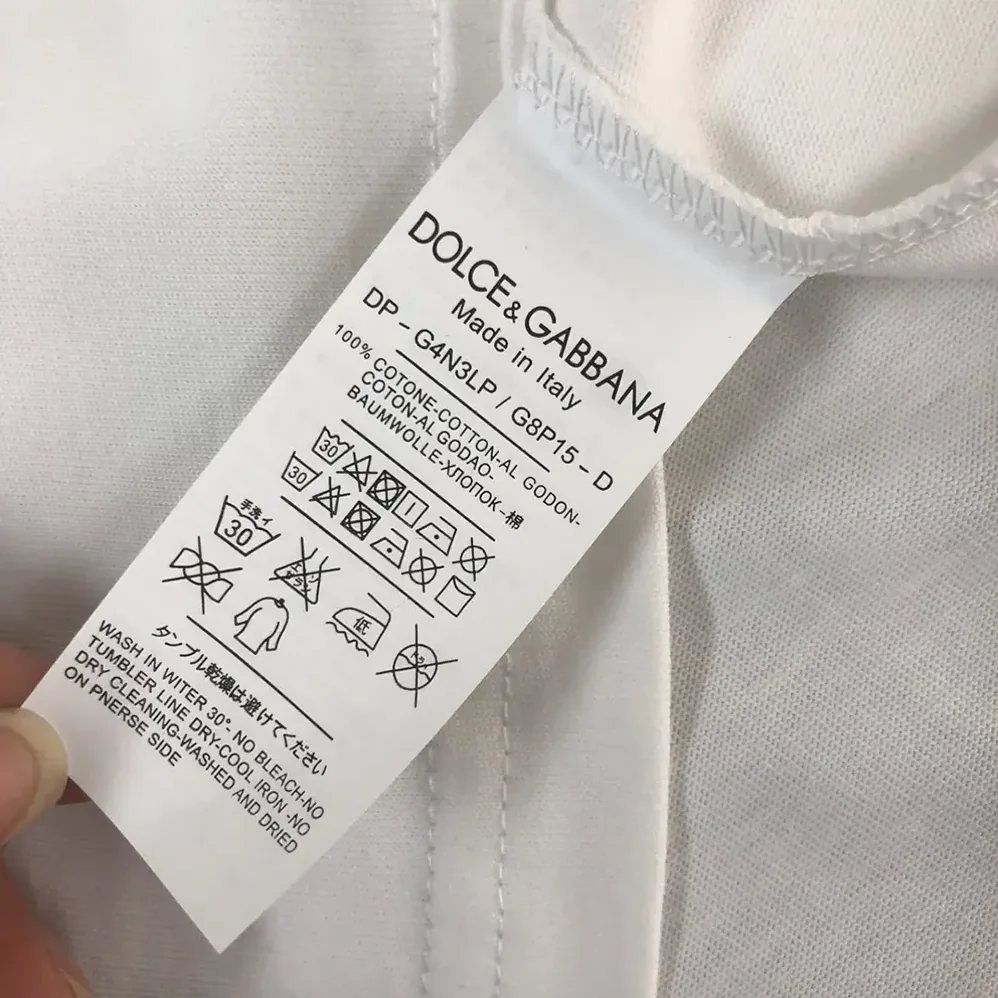 Dolce Gabbana D&G Short-sleeved T-shirt with DG Logo Print for Men in White Dolce Gabbana D&G Short-sleeved T-shirt with DG Logo Print for Men in White