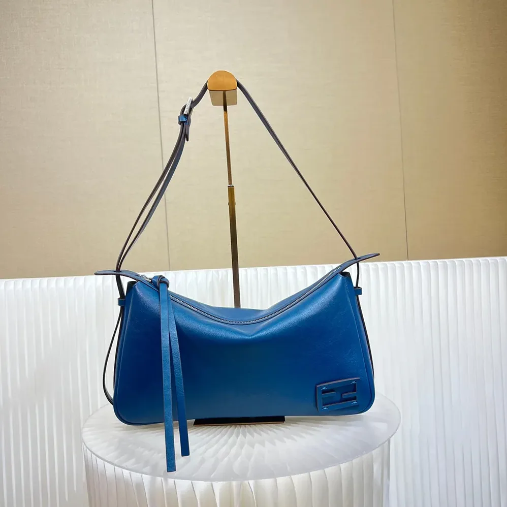 Fendi Simply Fendi Medium Blue Leather Bag for Unisex Fendi Simply Fendi Medium Blue Leather Bag for Unisex