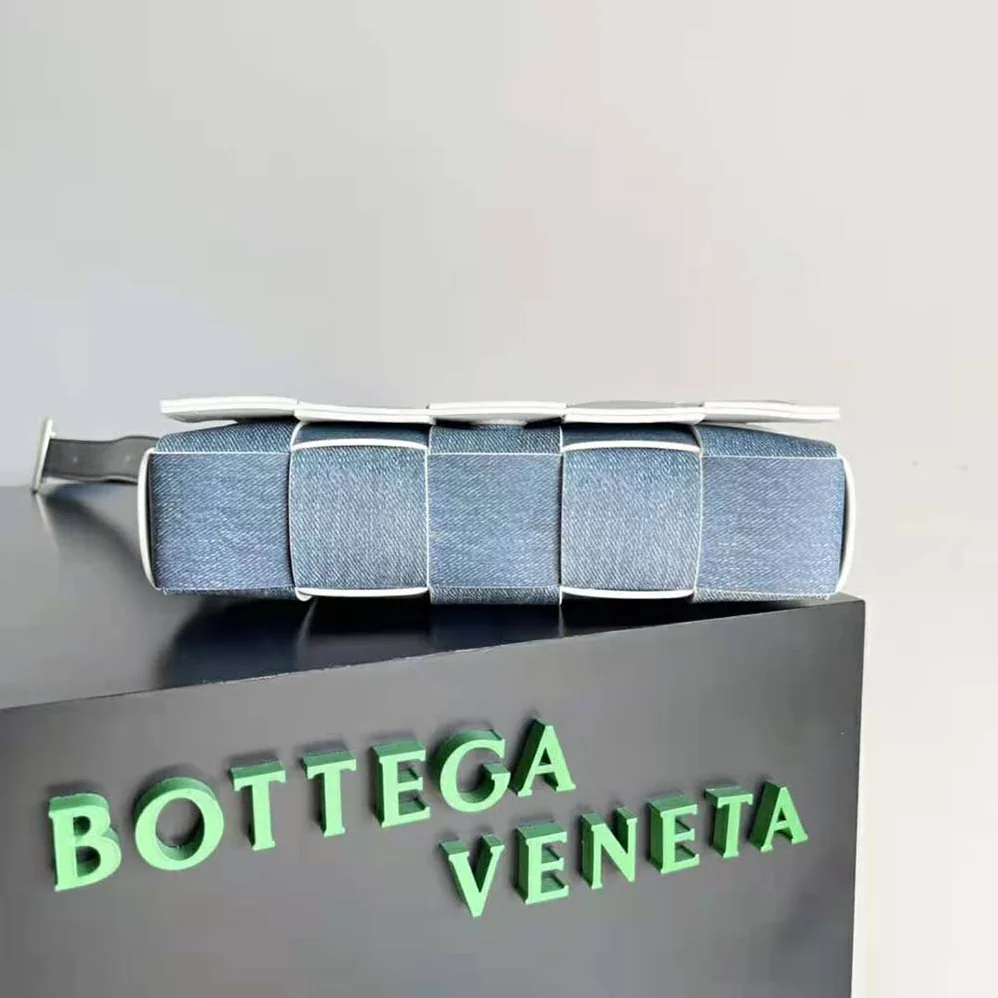 Bottega Veneta Cassette Medium Intreccio Denim for Women in Effect Leather Crossbody Bag