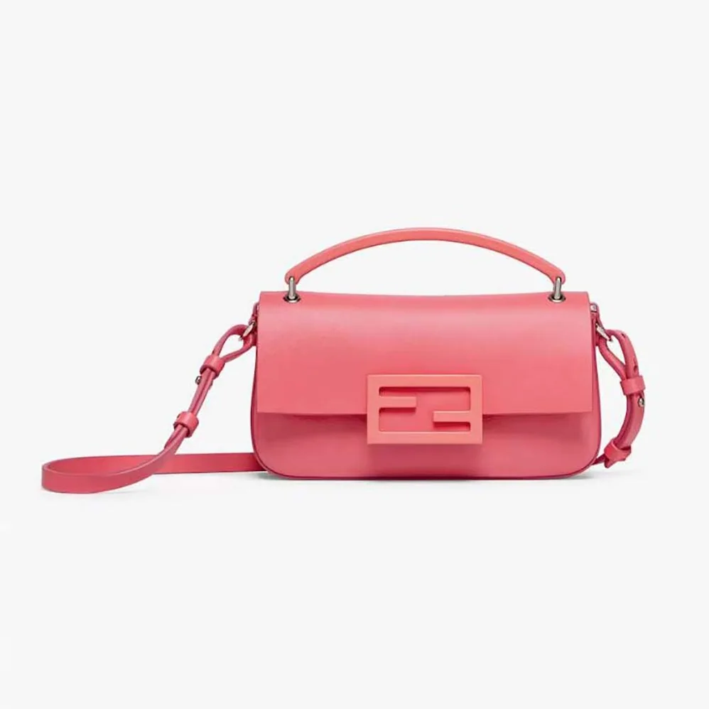 Fendi Baguette Phone Pouch Pink Patent Leather Pouch for Women Fendi Baguette Phone Pouch Pink Patent Leather Pouch for Women