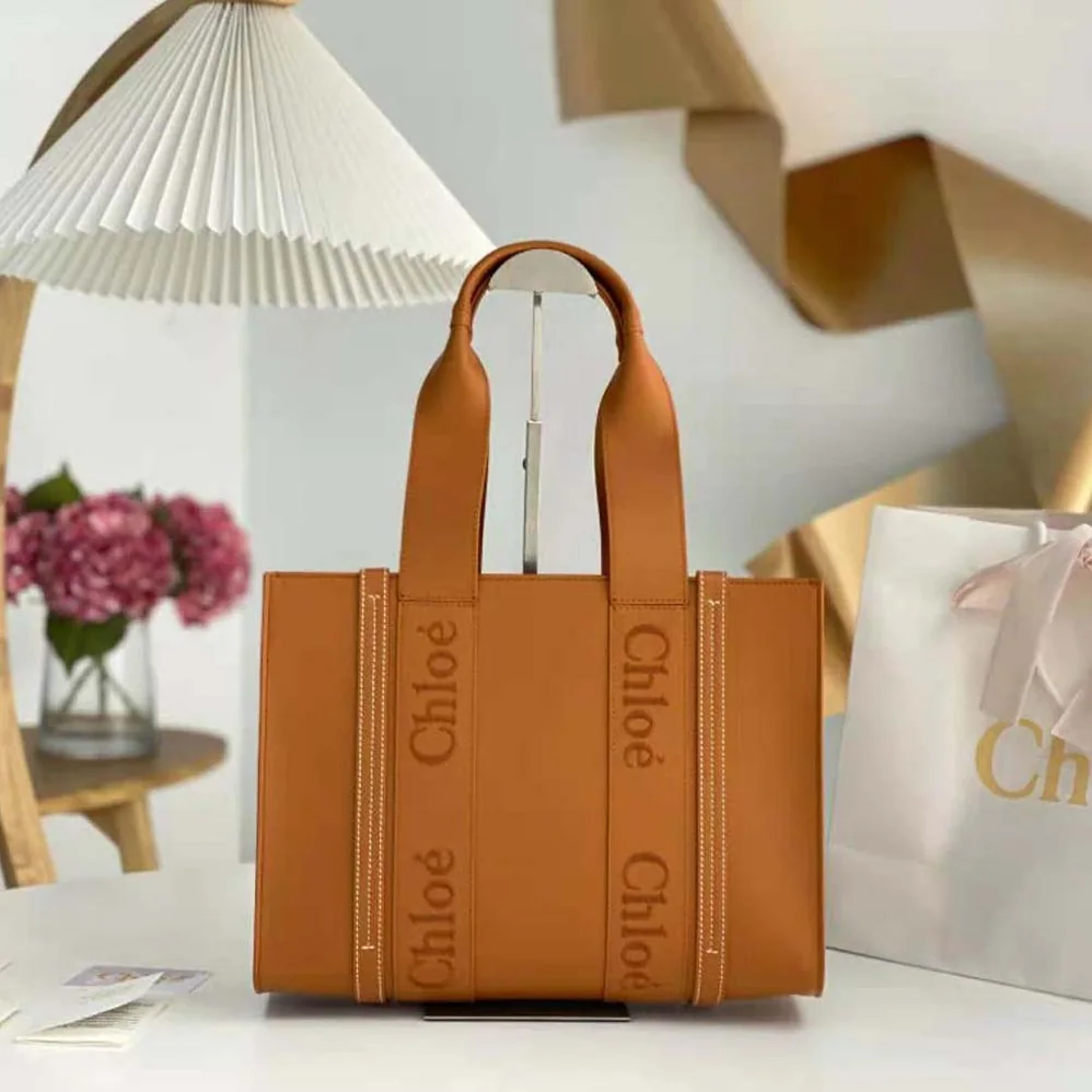Chloe Medium Woody Tote Bag for Women in Brown Chloe Medium Woody Tote Bag for Women in Brown