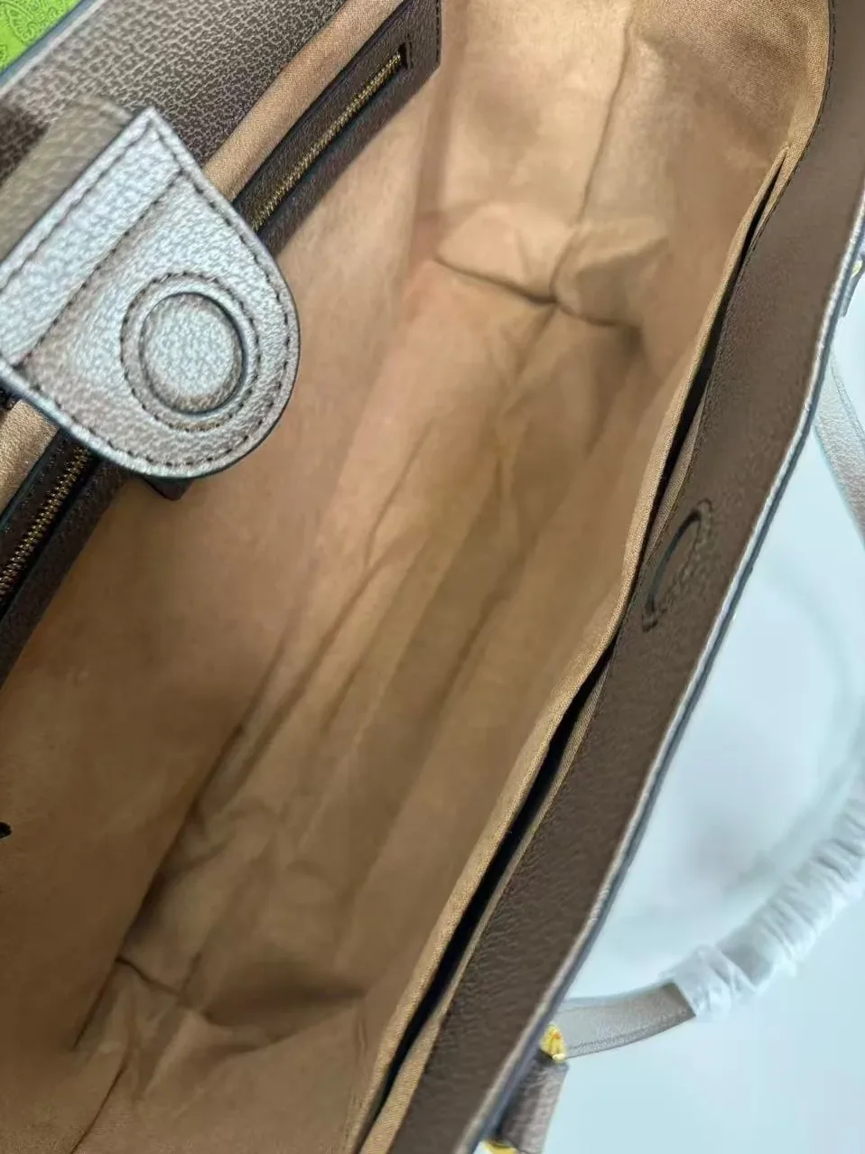 Gucci Ophidia Large Tote Bag in Beige Gold Hardware Gucci Ophidia Large Tote Bag in Beige Gold Hardware