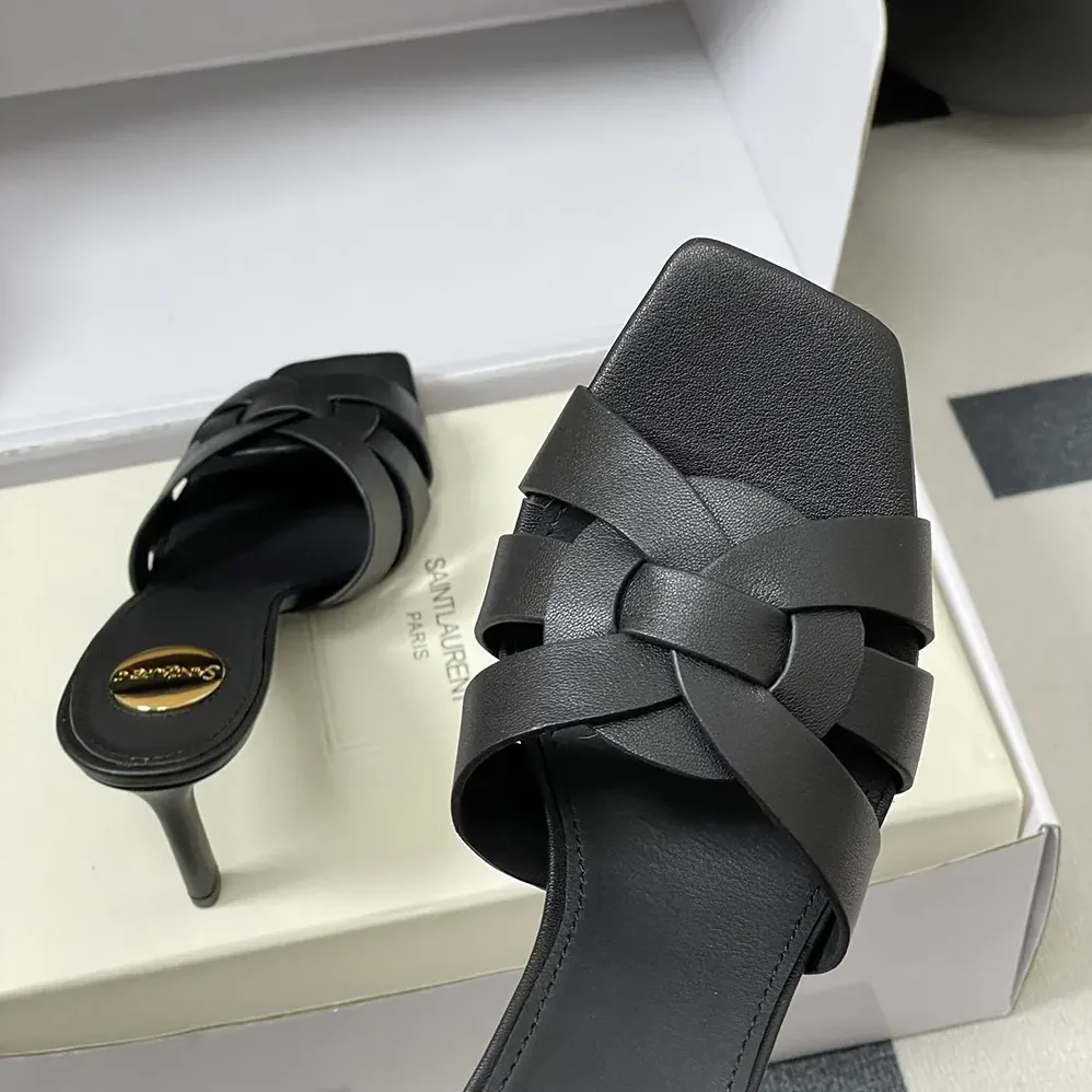 Saint Laurent YSL Tribute Mules in Smooth Leather for Women in Black Saint Laurent YSL Tribute Mules in Smooth Leather for Women in Black