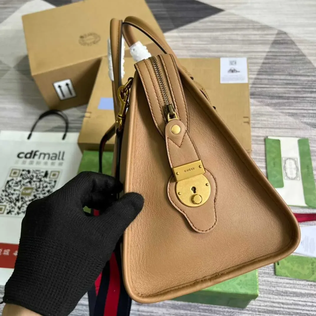 Gucci Double G-Detailed Smooth Medium Handbag Brown / Gucci Double G-Detailed Smooth Medium Handbag Brown /