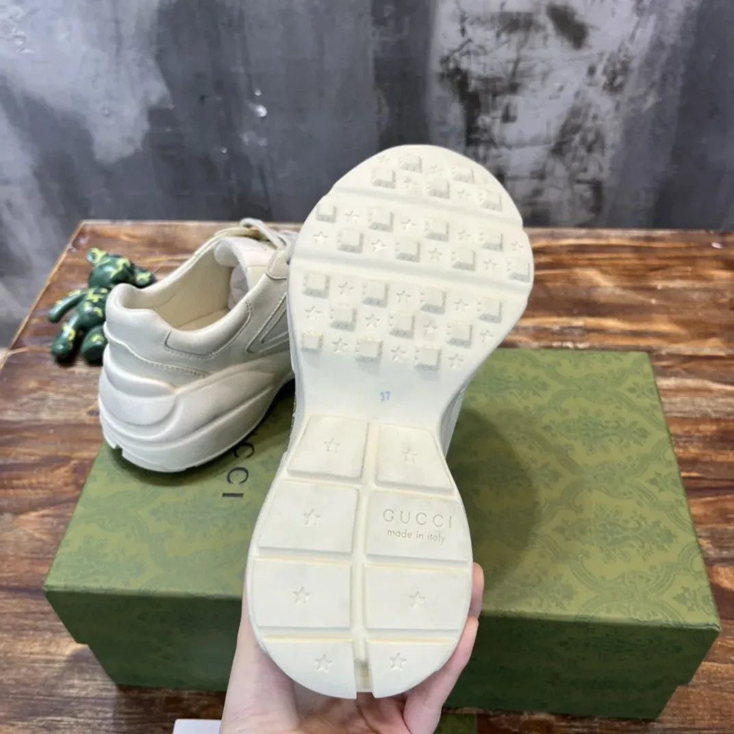 Gucci Rhyton Sneaker With Strawberry Print Ivory White for Men