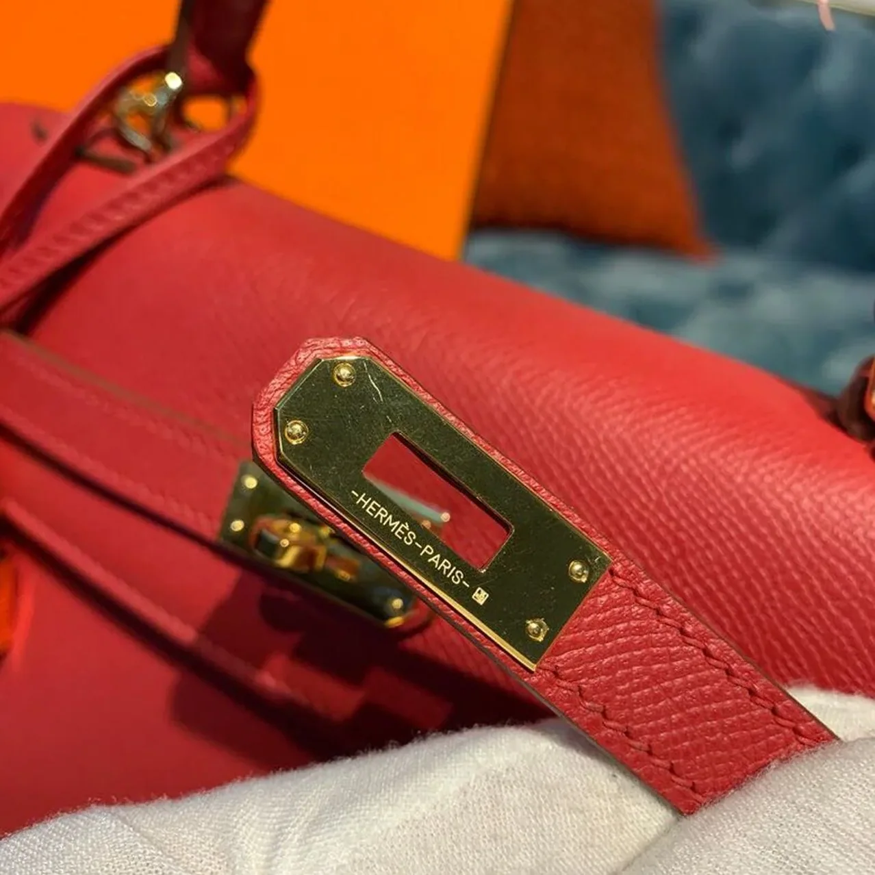 Hermes Kelly Tomate Gold Toned Hardware / Hermes Kelly Tomate Gold Toned Hardware /